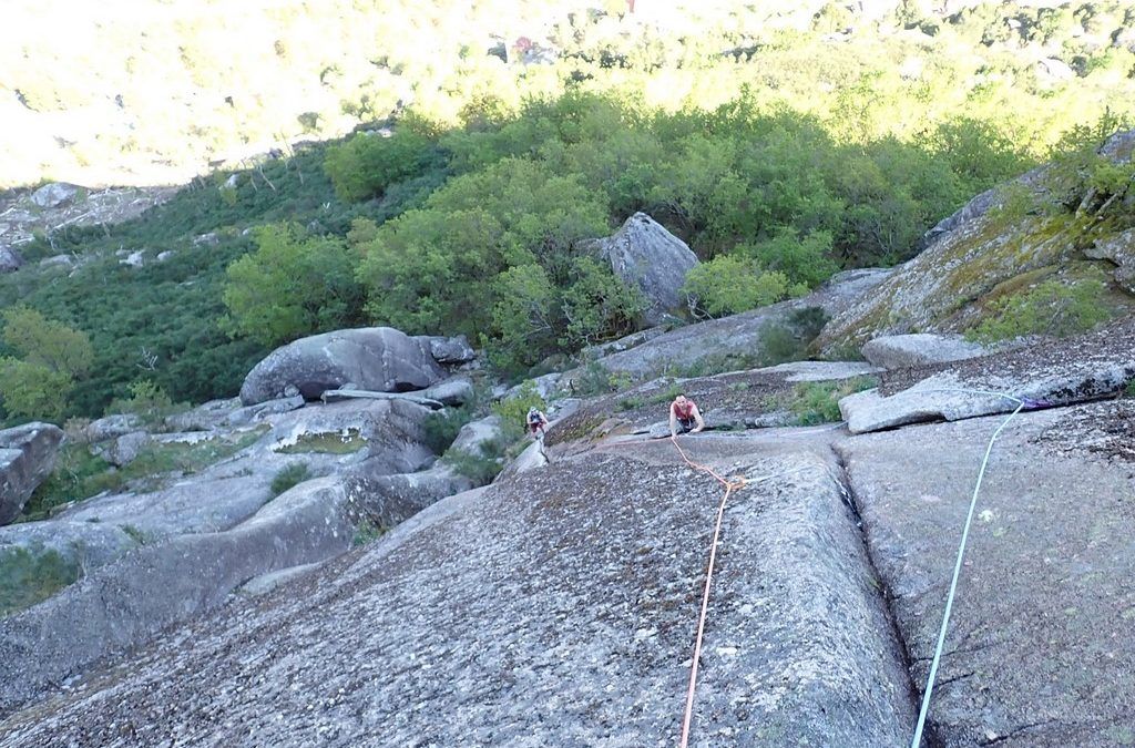 Escalada en la Peneda (Portugal) Vía Caravela Roxa